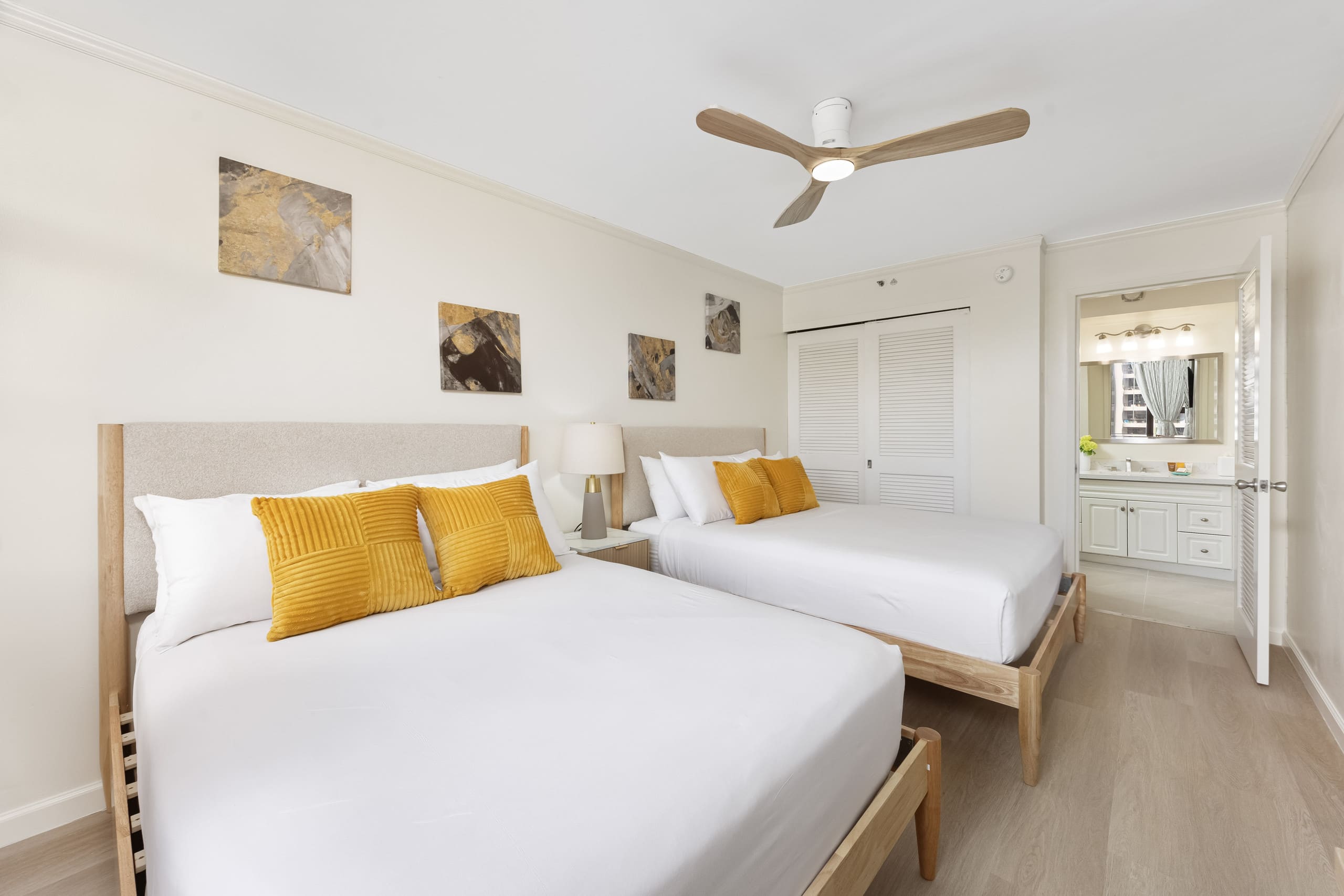 Condo in Honolulu · ★4.77 · 1 bedroom · 3 beds · 1 private bath - Image 31