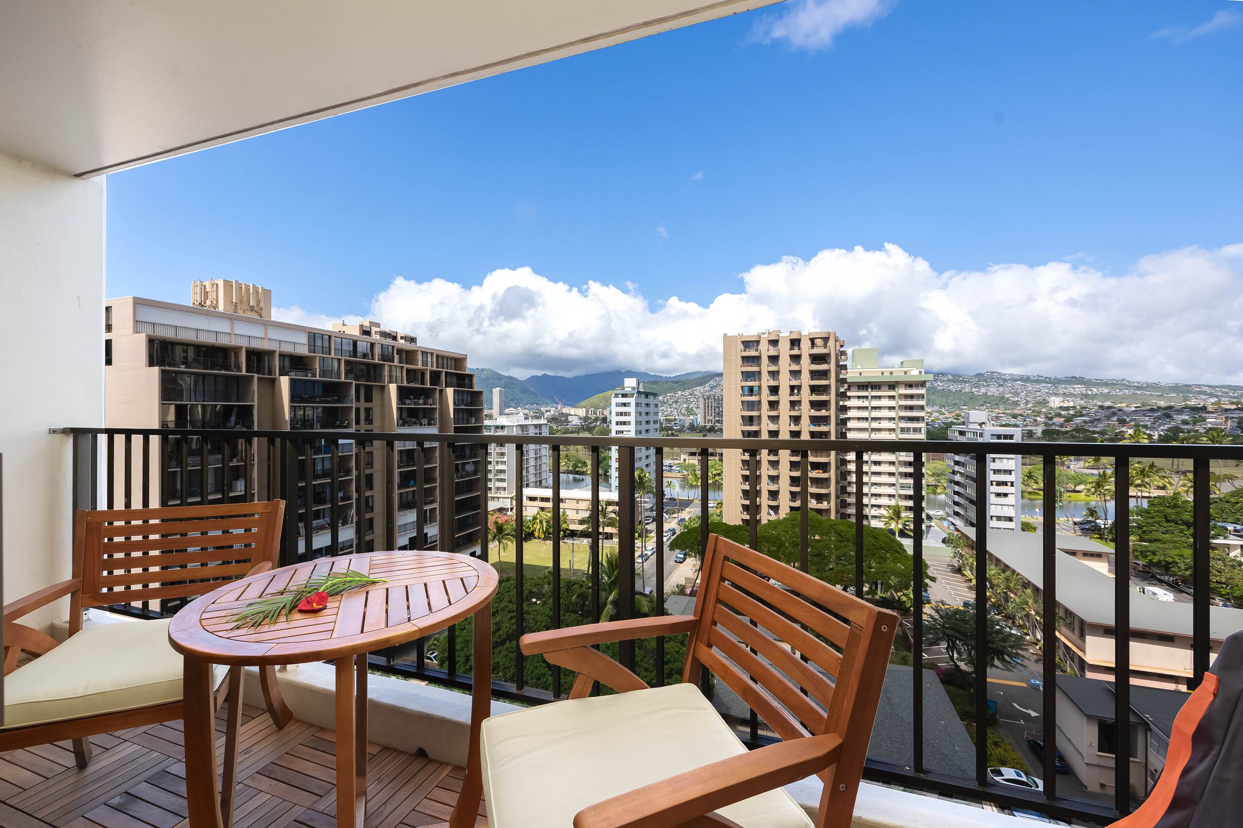 Condo in Honolulu · ★4.77 · 1 bedroom · 3 beds · 1 private bath - Image 44