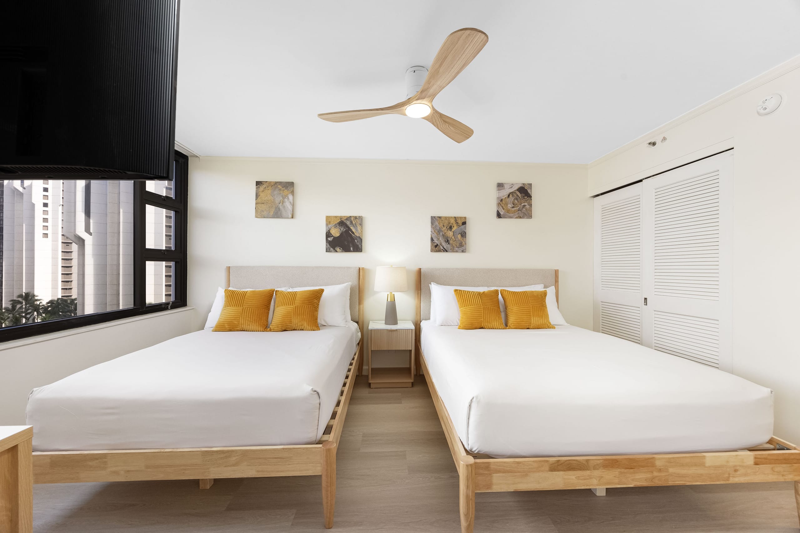 Condo in Honolulu · ★4.77 · 1 bedroom · 3 beds · 1 private bath - Image 32