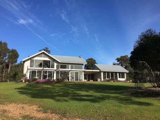 Hundred Acre Woodland Retreat