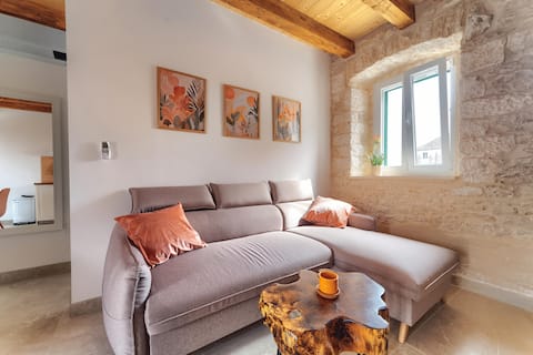 Successful Airbnb property: Land in Škrip