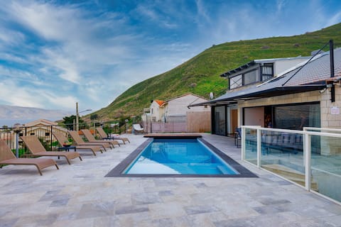 Villa Raz - Amazing villa with pool and sauna near the Sea of Galilee