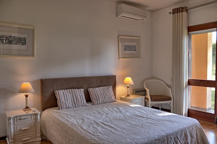 Quarto 5 (cama de casal)