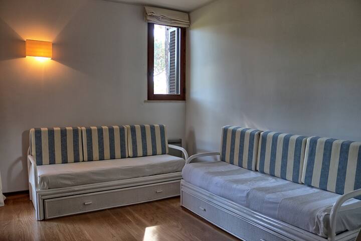 Quarto 6 (dois beliches)