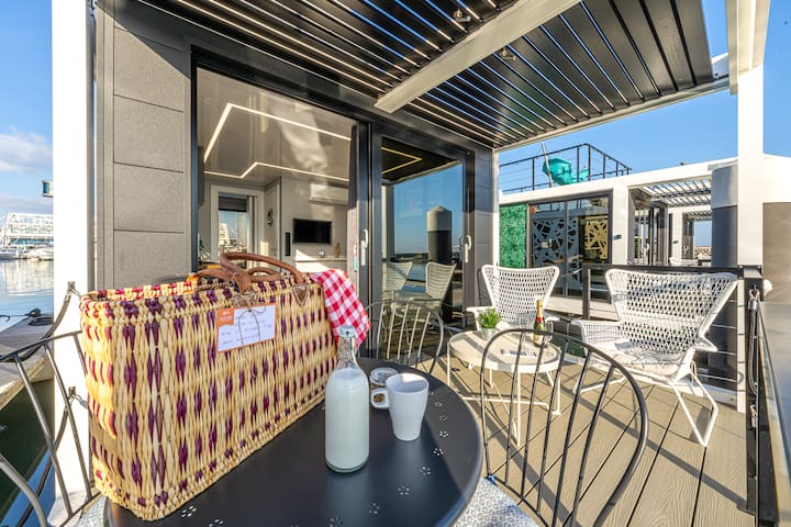 The Homeboat Company managed Airbnb listing 3