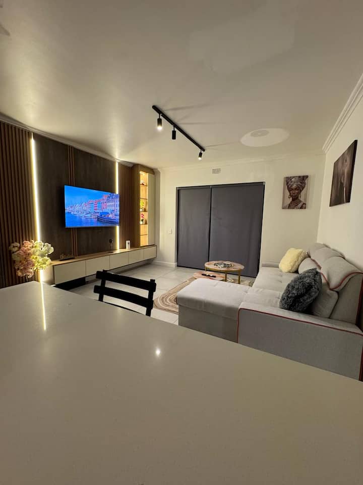 Cosy Nest Realty - Parklands