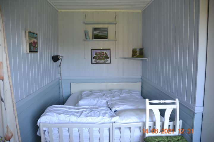 Súkromná spálňa s manželskou posteľou. Je dobré si ľahnúť.