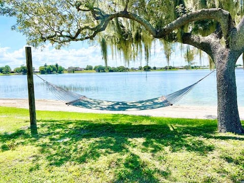 Lakeside Getaway 3