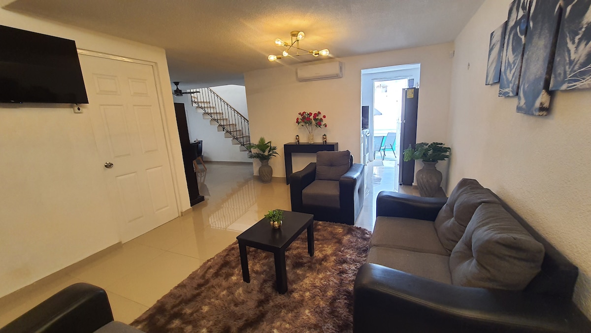 Propiedad de Airbnb exitosa: Beautiful house in Mérida, outdoor jacuzzi en San Nicolas