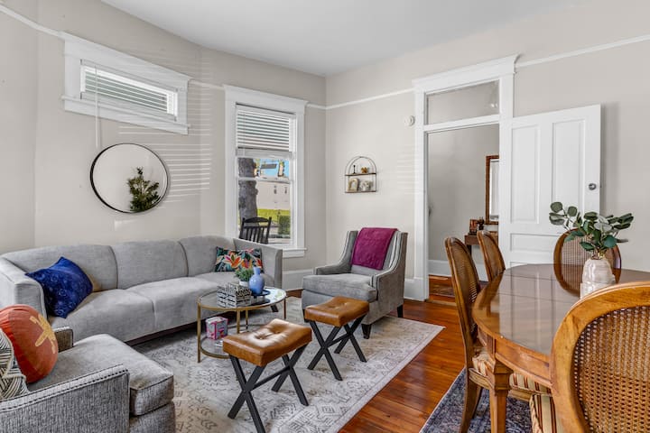 A Timeless Victorian Home With Period Charm! - Savannah, GA