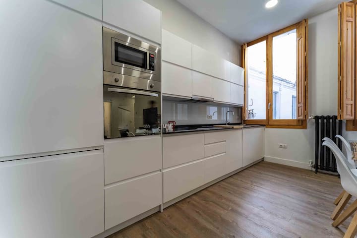 Luxury Apartment La Latina gallery image 4