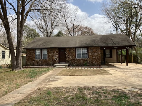 House Near Downtown & St.Bernards