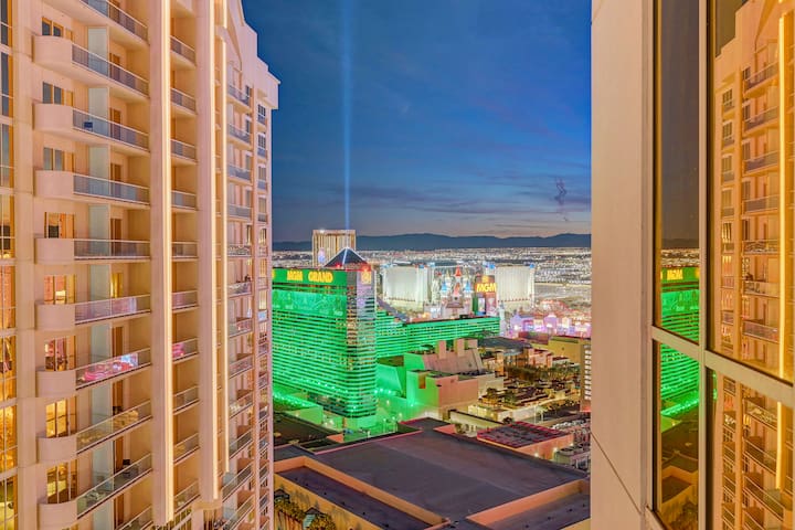 Jackpot! 34th floor Penthouse on Vegas Strip!