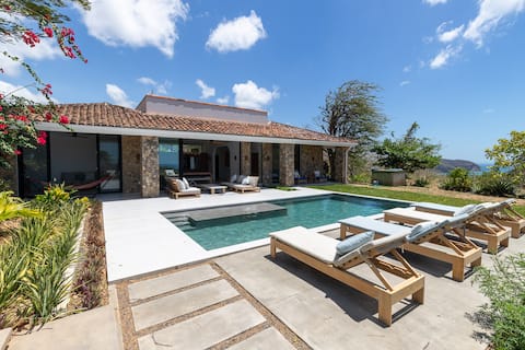 La Vista Bonita - Wifi, Pool, Daily Cleaning