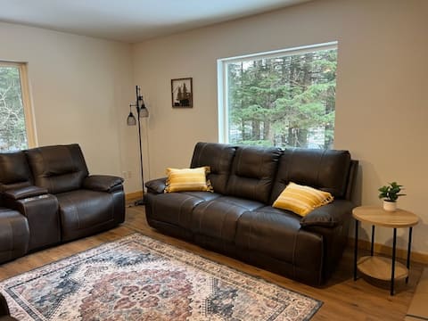 Top Airbnb: 3BR Stay Near Kenai Fjords & Seward Harbor in Bear Creek