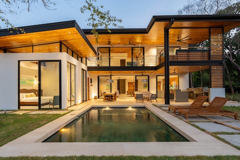 Lugar Feliz, Beach Pathway & Outdoor Kitchen