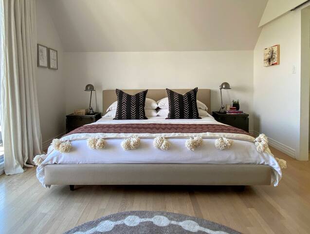 Modern Architectural Gem – 4 Bdrm gallery image 5