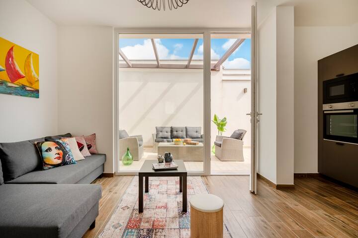 Entire home with 1 bedrooms in Monopoli - Seafront penthouse withprivate rooftop in Monopoli
