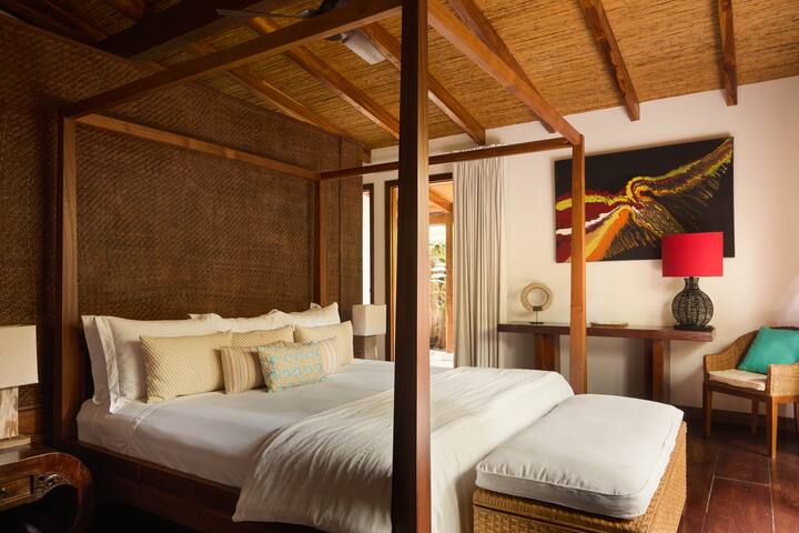 Casa Dewa, Luxury beachfront 4br in Santa Teresa