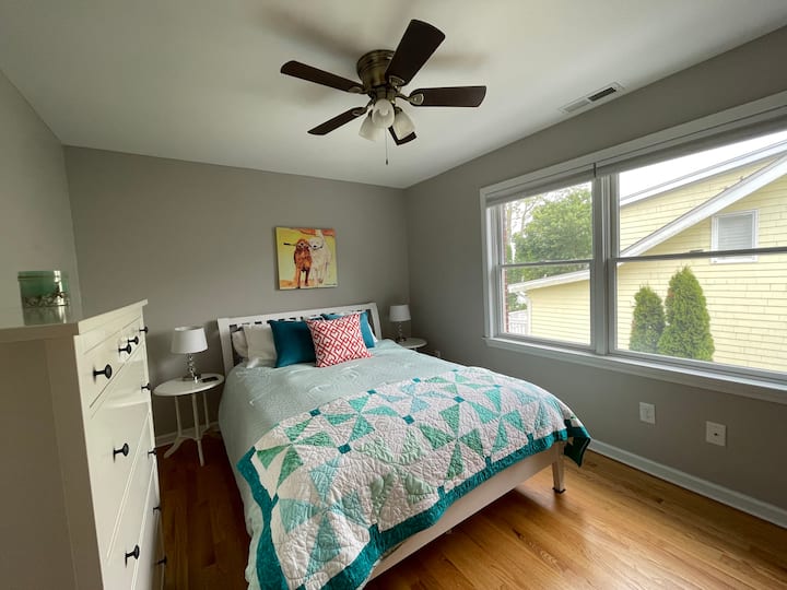Bedroom 2 has queen bed.