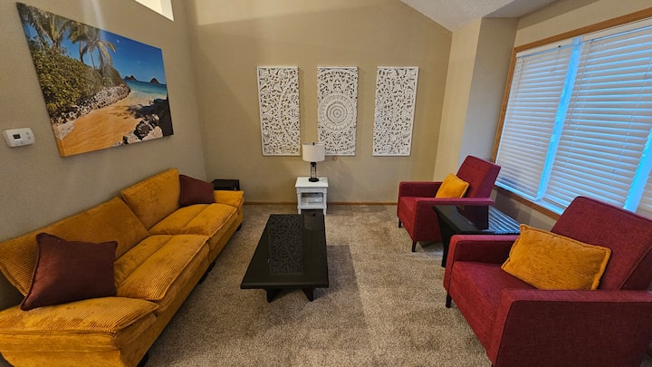 Hawthorne Hideaway - West Des Moines, IA