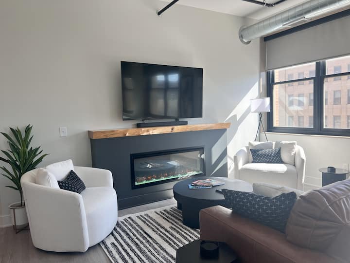 Comfy Urban Retreat - Lincoln, NE