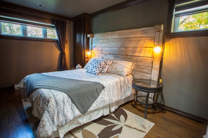 Стая в сутерена