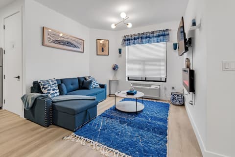 2BR Retreat Indoor Pool & FREE Parking NYC