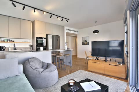 Lime Luxe Haifa | 3BR on the BEACH / Mamad