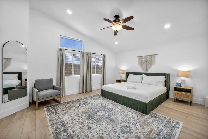 Vegas Haven Pool Spa Game Room gallery image 5