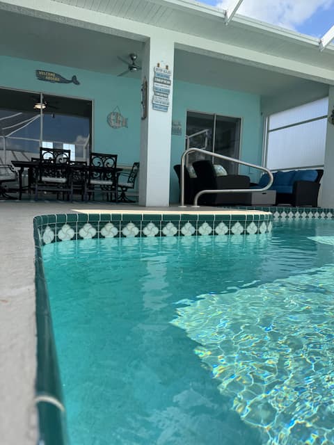 Villa Sunshine: Elegant & Modern 4BR Pool House