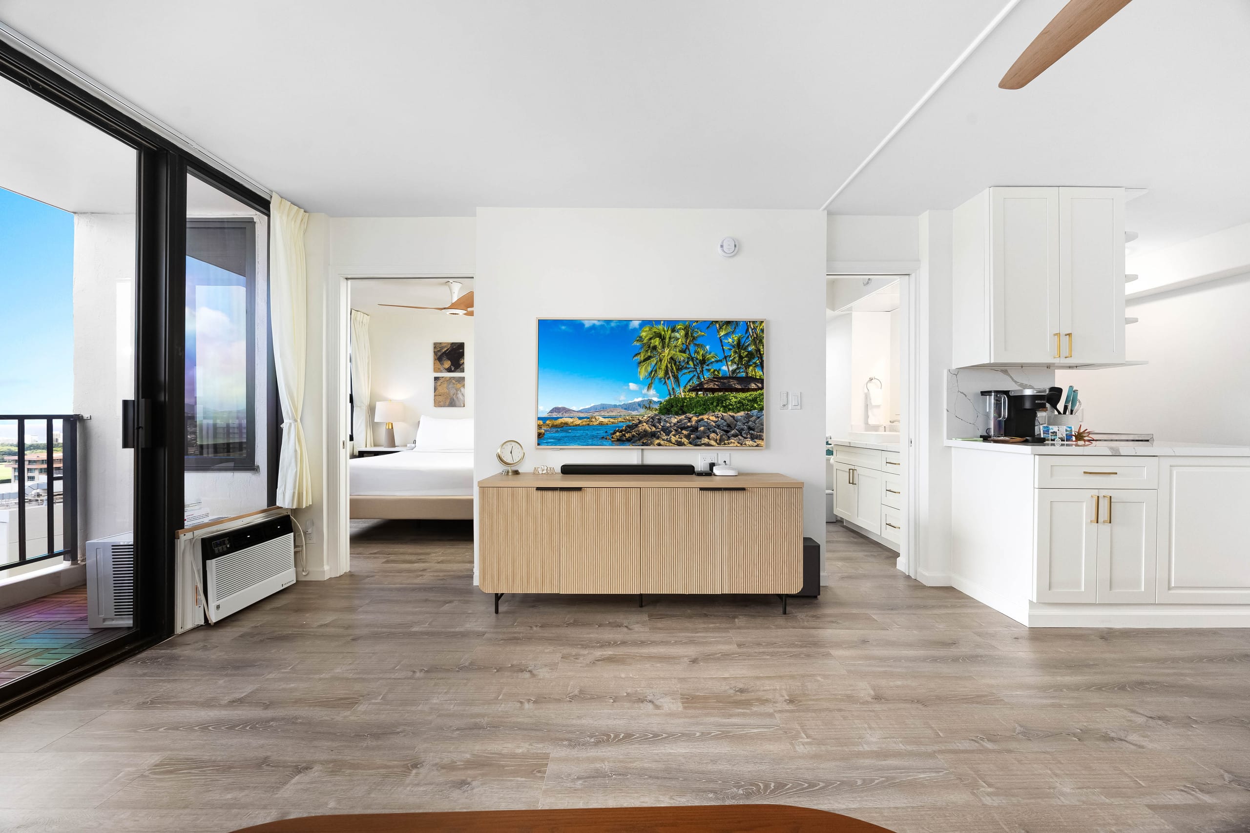 High-floor retreat w/ sweeping ocean & city views - Image 5