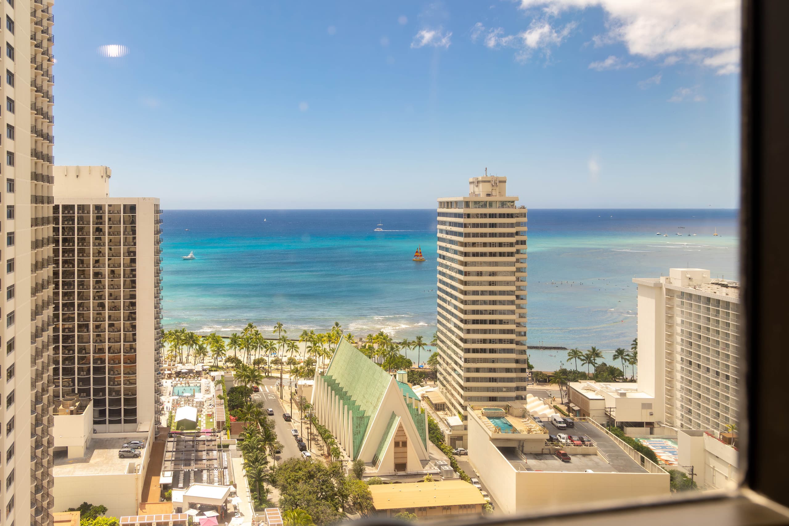 High-floor retreat w/ sweeping ocean & city views - Image 23