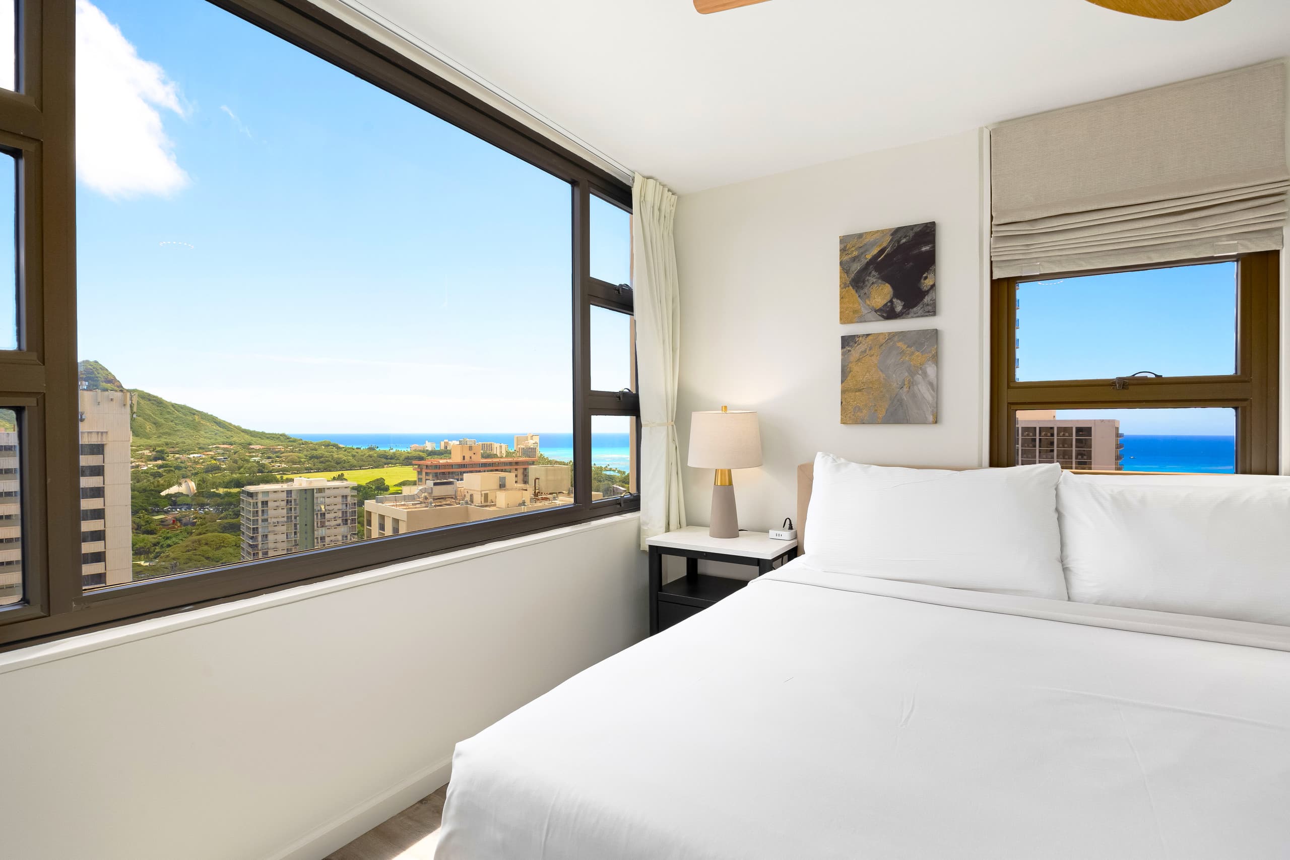 High-floor retreat w/ sweeping ocean & city views - Image 36