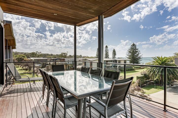 Regency Beach Family House