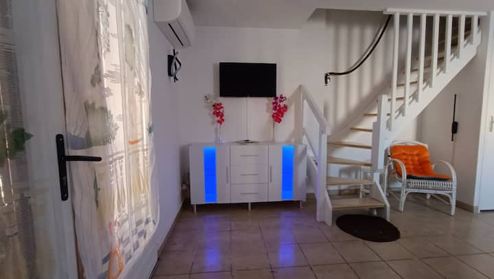 A Partir De 100€ Maison Avec Piscine 6 Personnes - Saintes-Maries-de-la-Mer