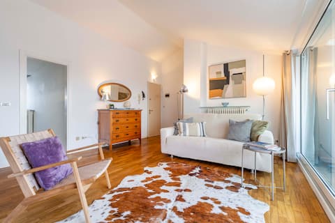 Top Airbnb: Charming romantic attic in Venezia