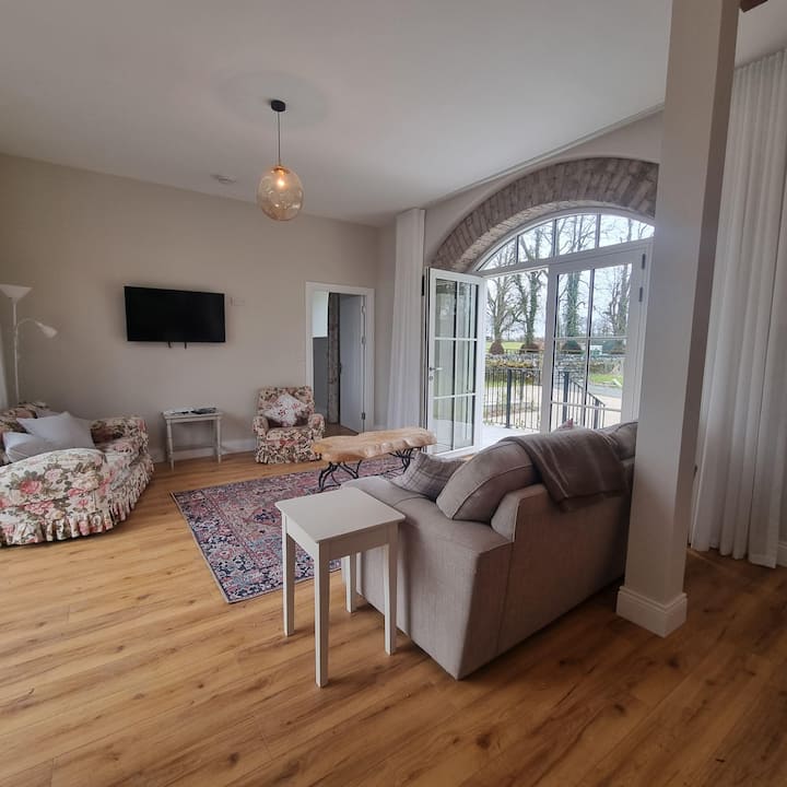 Charming Coach House On Estate Farm In Countryside - blessington