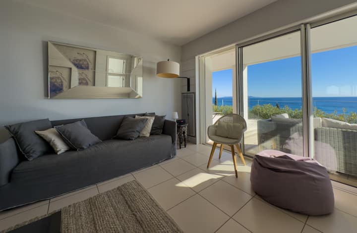 غرفة المعيشة