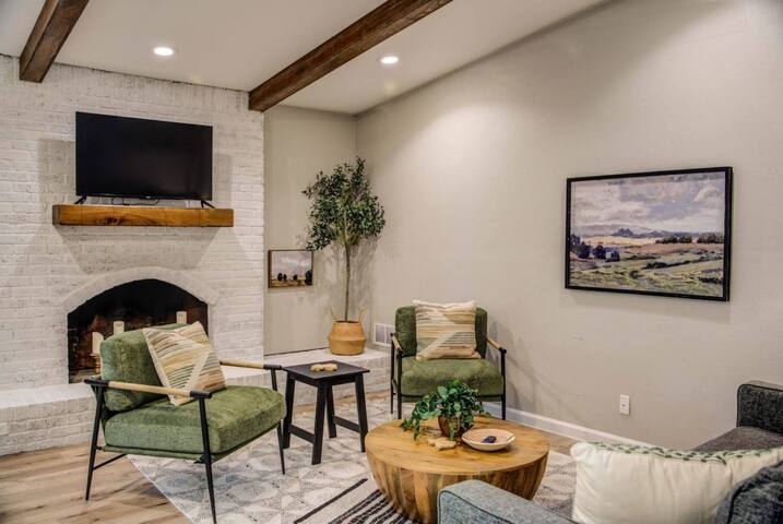 Hidden Valley HideAway (House + Cottage + Pool) gallery image 5