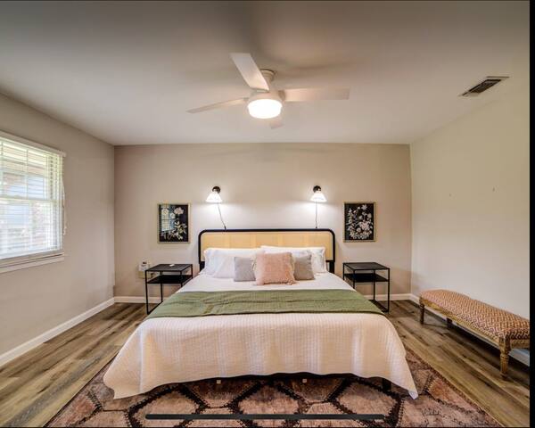 Hidden Valley HideAway (House + Cottage + Pool) gallery image 3