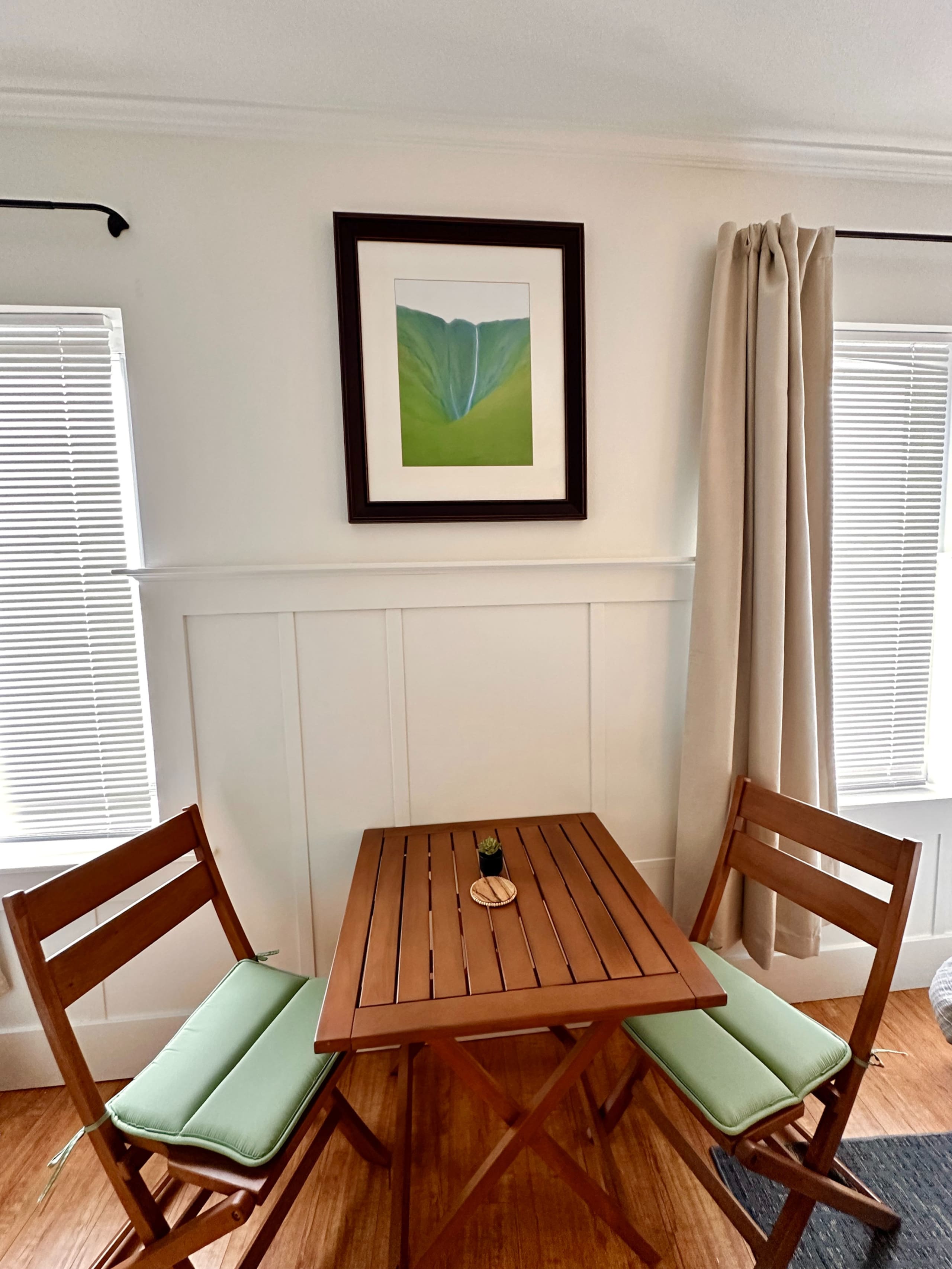 Hilo Town Inn Room 5 - Image 3