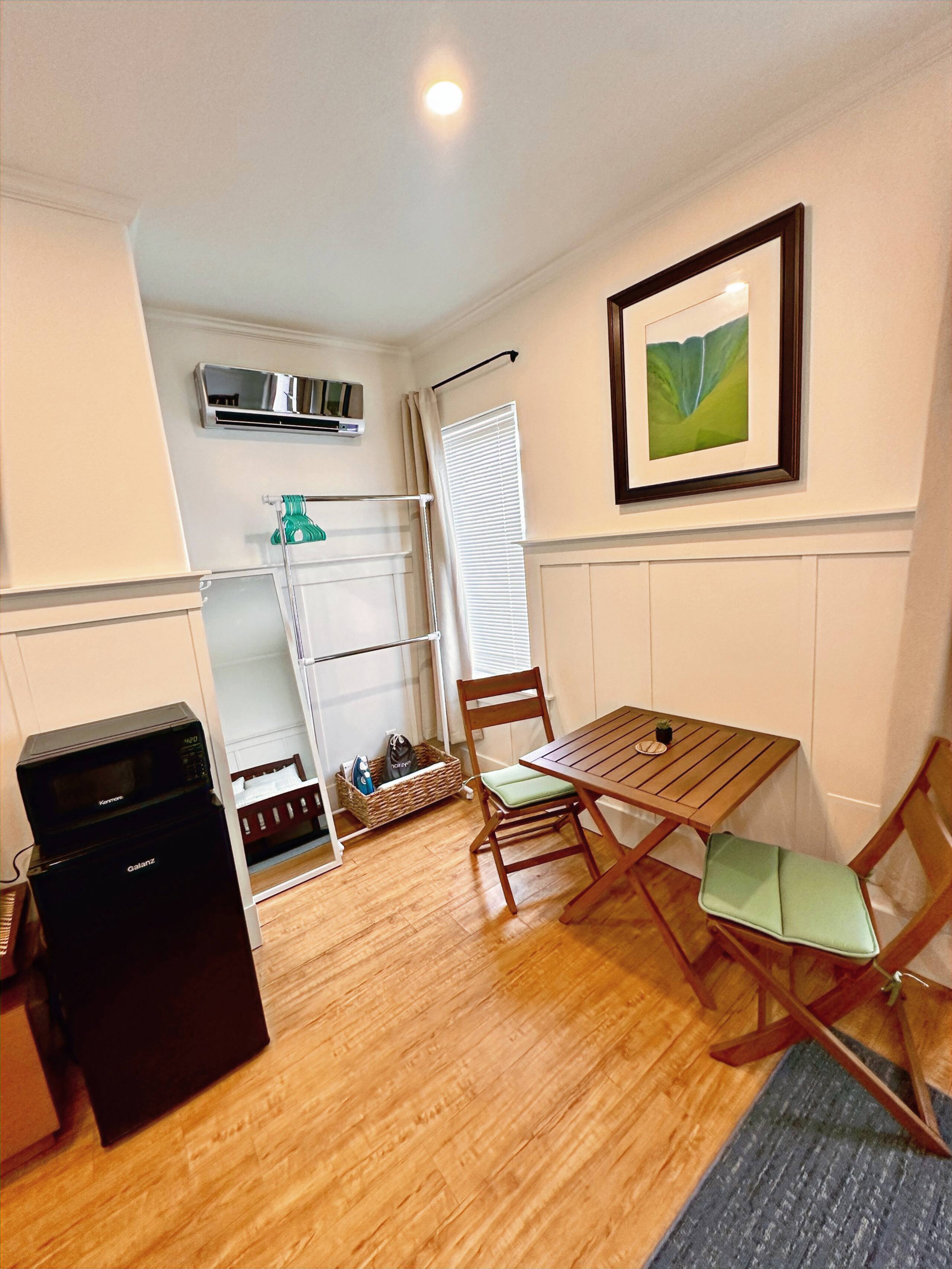 Hilo Town Inn Room 5 - Image 2