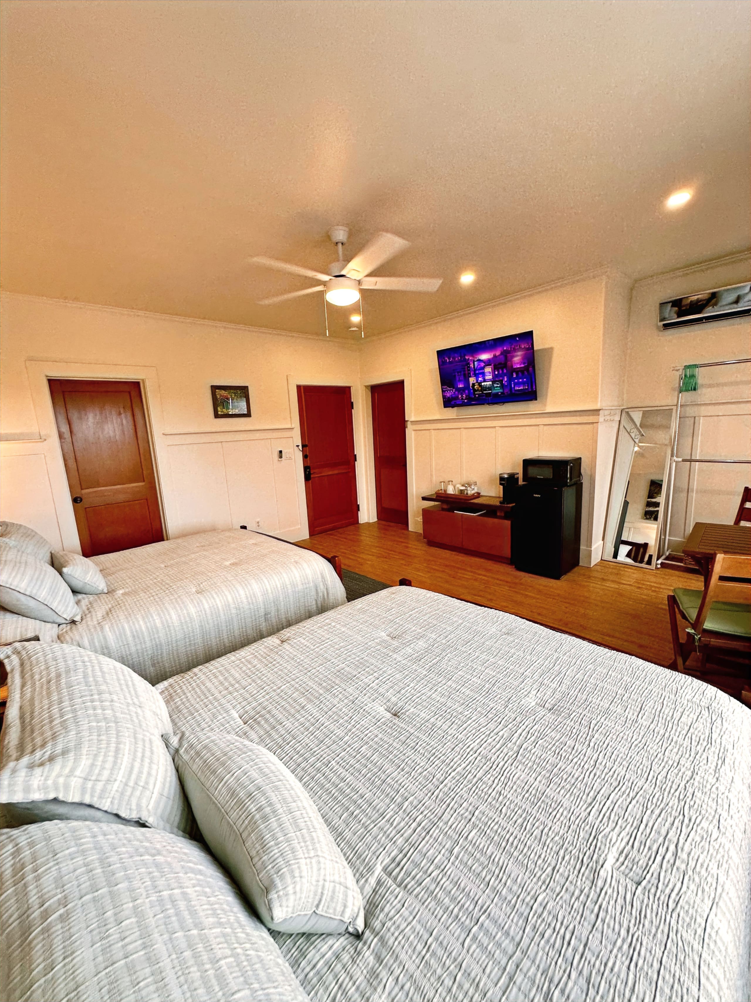 Hilo Town Inn Room 5 - Image 4