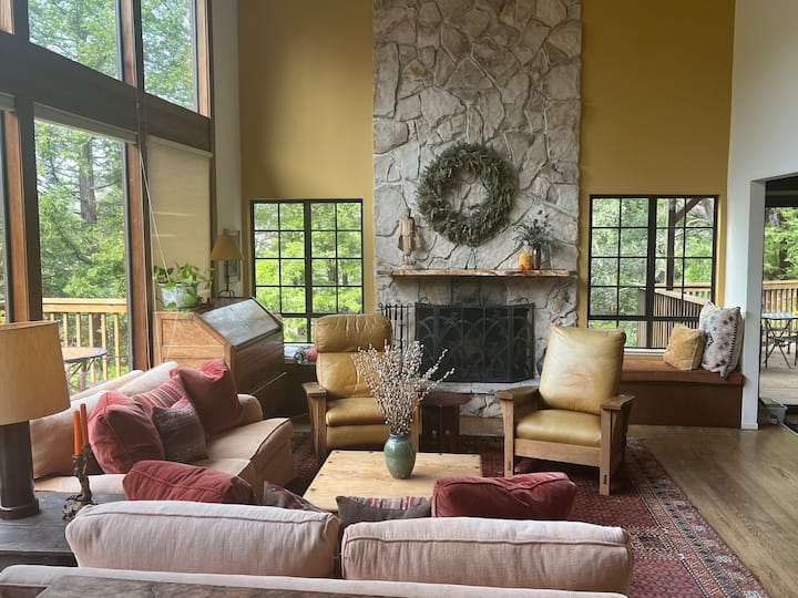 Woodland Sanctuary Close To Town - Larkspur, CA