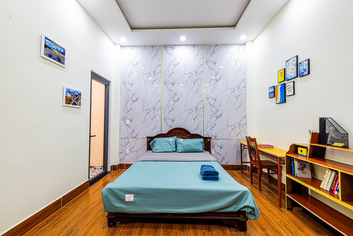 מיטת קווין סייז.