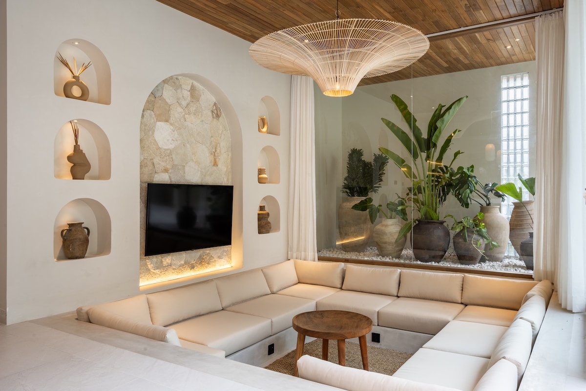 Home in South Kuta · ★4.96 · 3 bedrooms · 3 beds · 3.5 private baths, comparable Airbnb