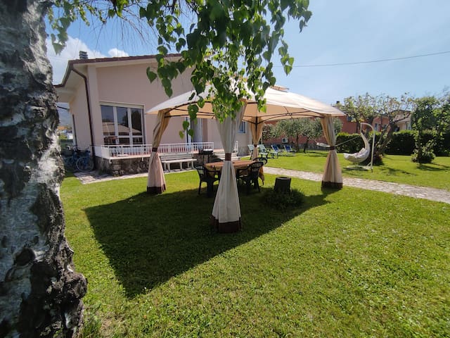 Listing in Pietrasanta