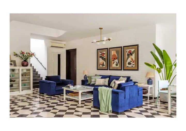 Living room image 7