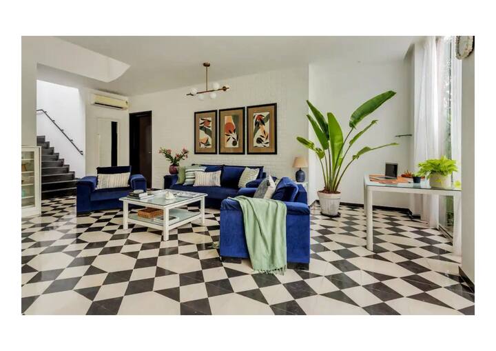 Living room image 6
